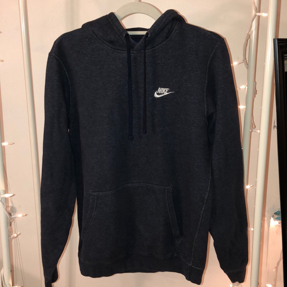 Small men’s Nike sweater